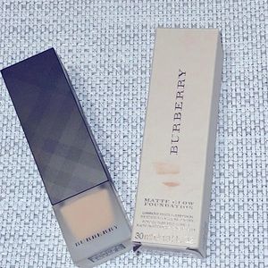 Burberry Matte Glow Foundation